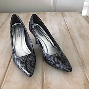 Comfort Plus Faux textured pumps